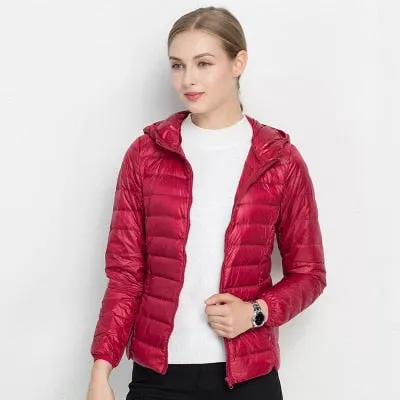 2018 New Women Winter Jacket Ultra Light White Duck Down Jacket Fashion Warm Slim Hooded Down Coat for Women Portable Overcoat