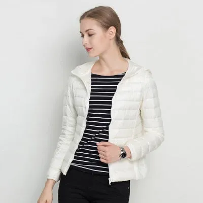 2018 New Women Winter Jacket Ultra Light White Duck Down Jacket Fashion Warm Slim Hooded Down Coat for Women Portable Overcoat