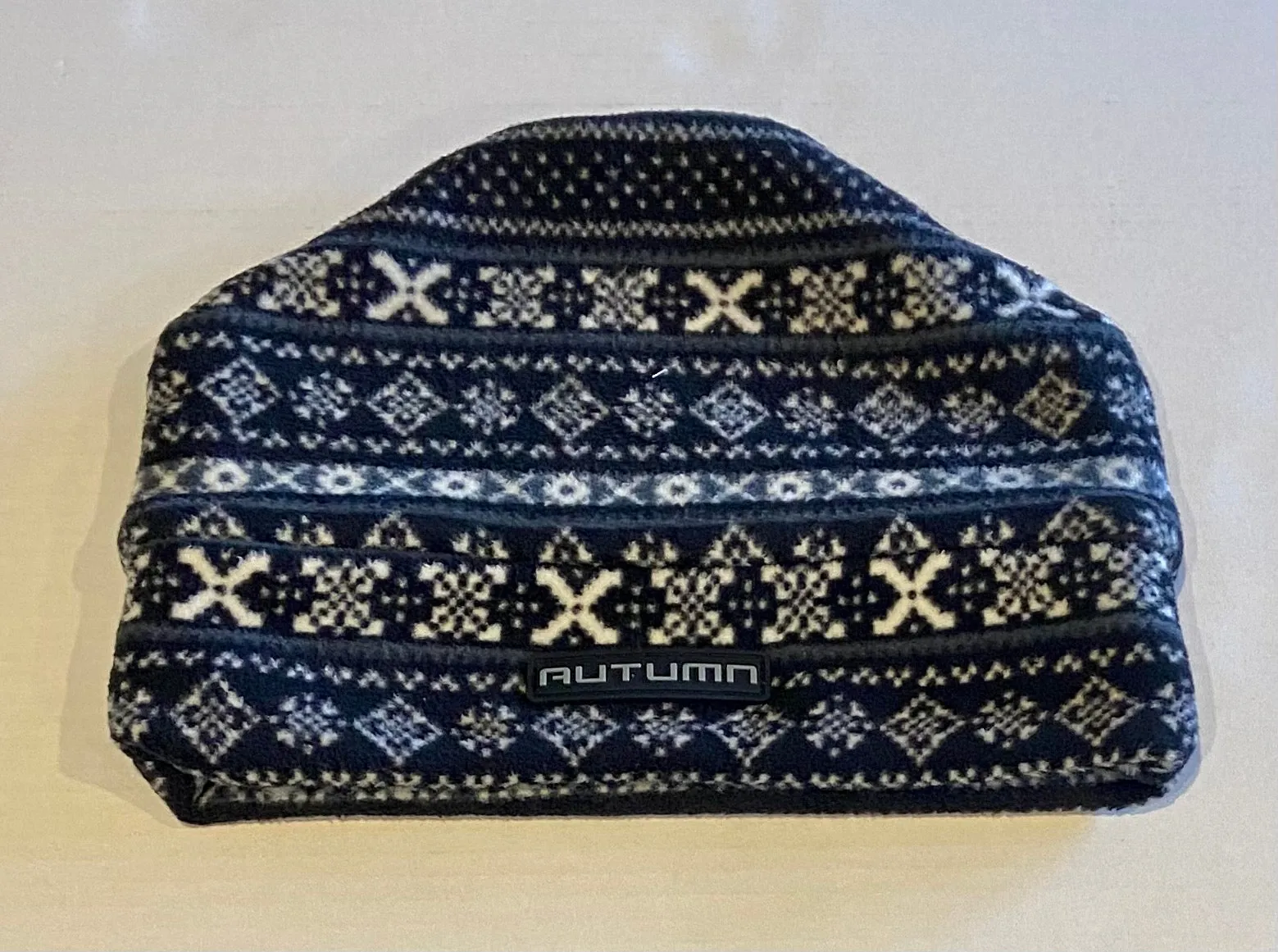 Cozy Flake Pattern Mountain Goat Beanie - Perfect Autumn Headwear