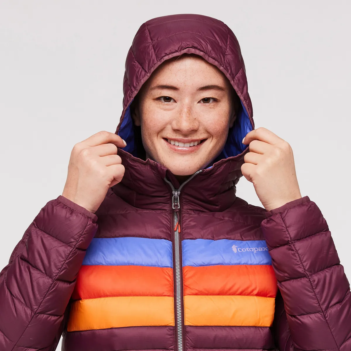 Fuego Hooded Down Jacket - Women's