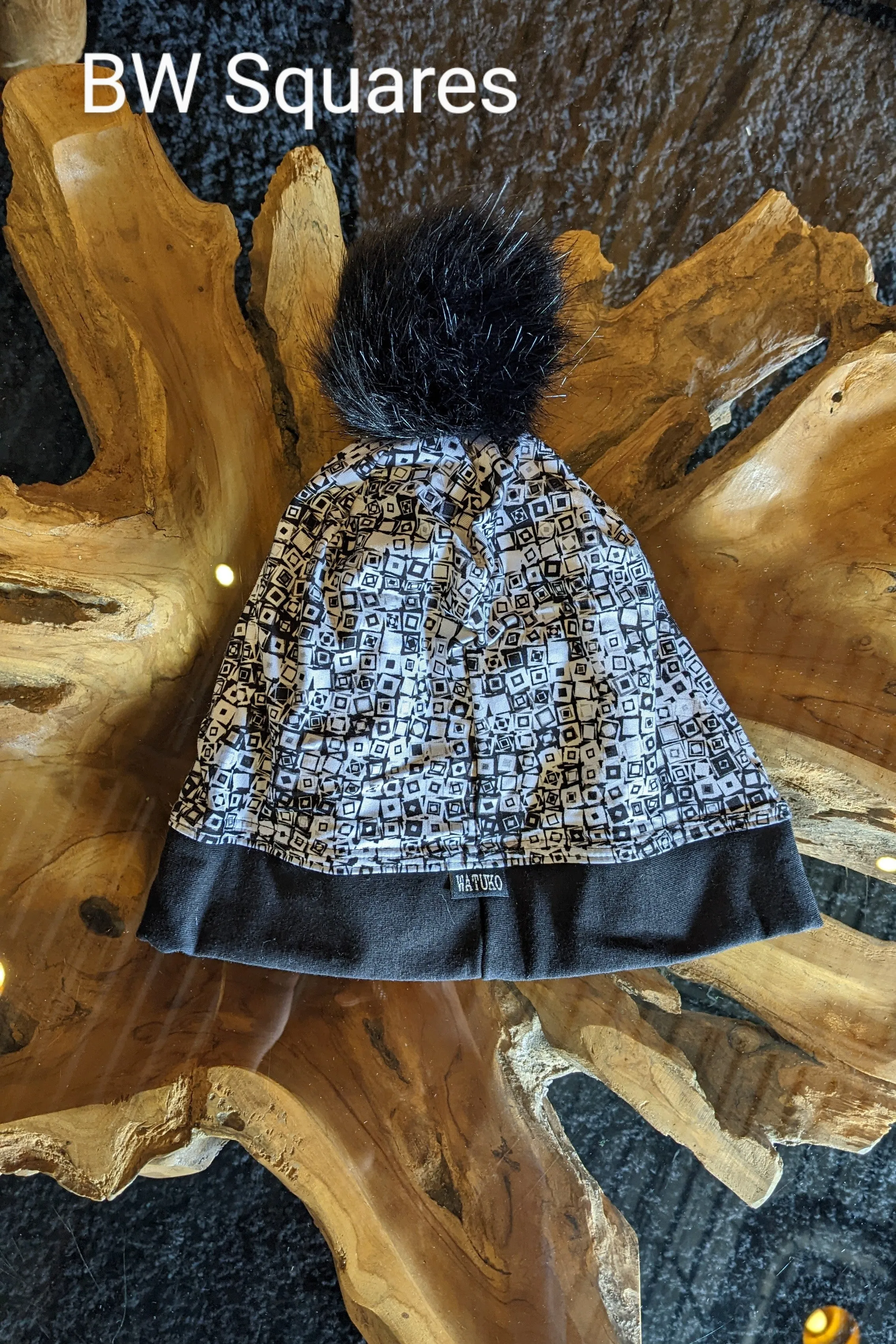 WINTER TOUQUE WITH POM